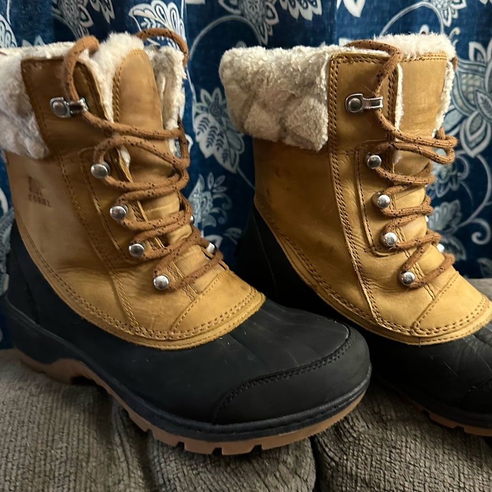 SOREL BOOTS